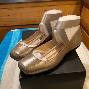 Jessica Simpson silver ballet flats